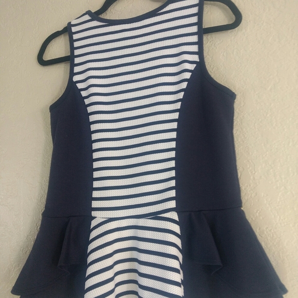 Slimming Striped Peplum top - Picture 3 of 3